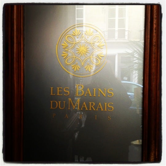 Das Foto wurde bei Les Bains du Marais von Bahar K. am 4/13/2012 aufgenommen
