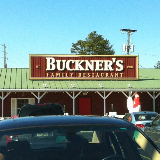 Foto tirada no(a) Buckner&#39;s Family Restaurant por Martie H. em 2/12/2012
