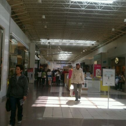 3/11/2012にJL J.がChicago Ridge Mallで撮った写真
