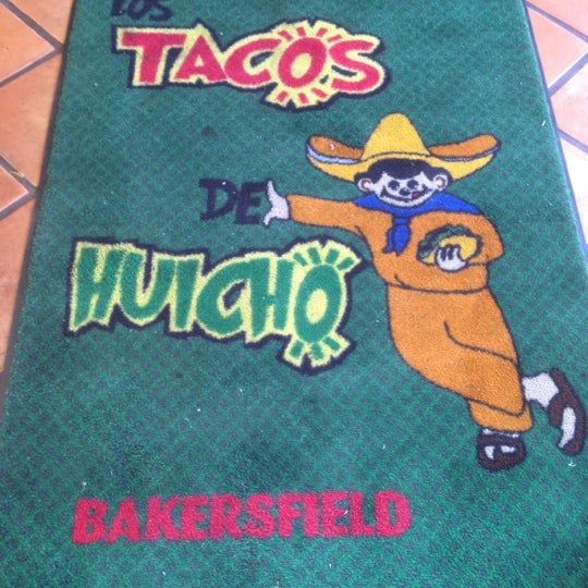 Das Foto wurde bei Los Tacos De Huicho von Danny A. am 5/28/2012 aufgenommen