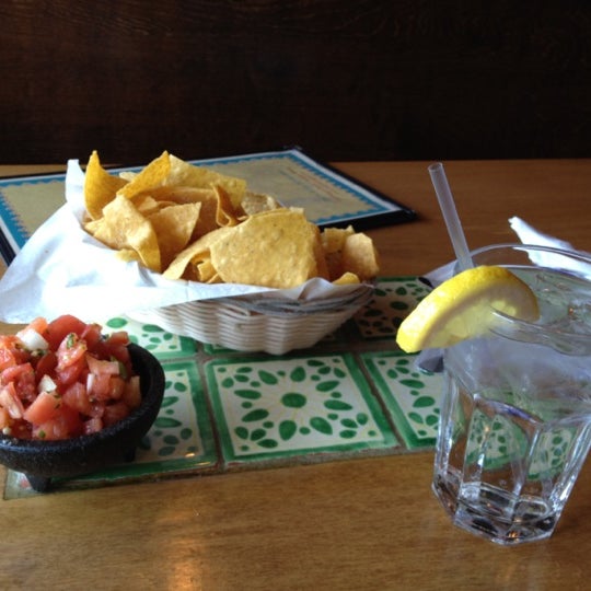 6/14/2012에 Ann O.님이 Miguel&#39;s Mexican Restaurant에서 찍은 사진