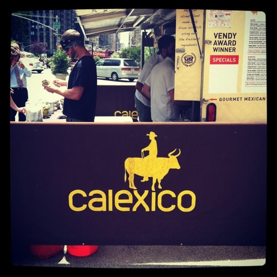 รูปภาพถ่ายที่ Calexico Cart โดย Angel M. เมื่อ 7/3/2012