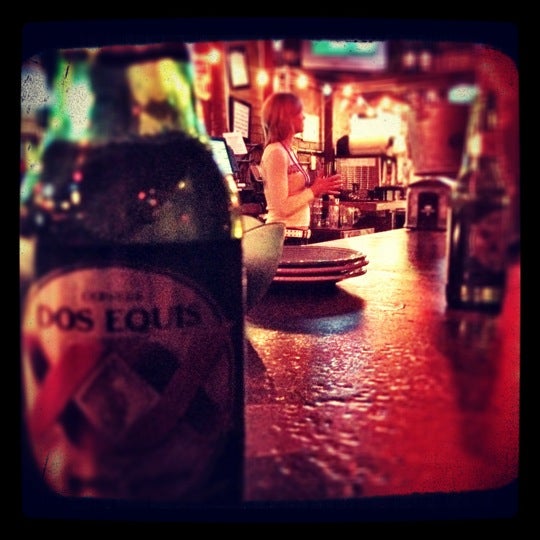 Photo taken at Dos Gringos by Stephanie H. on 2/22/2012