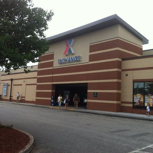 Fort Bragg, NC'da Alışveriş Merkezi.