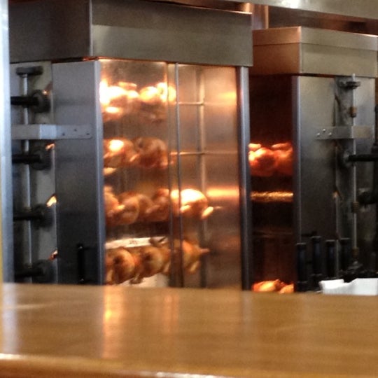 6/16/2012 tarihinde Eoghan G.ziyaretçi tarafından California Chicken Cafe'de çekilen fotoğraf