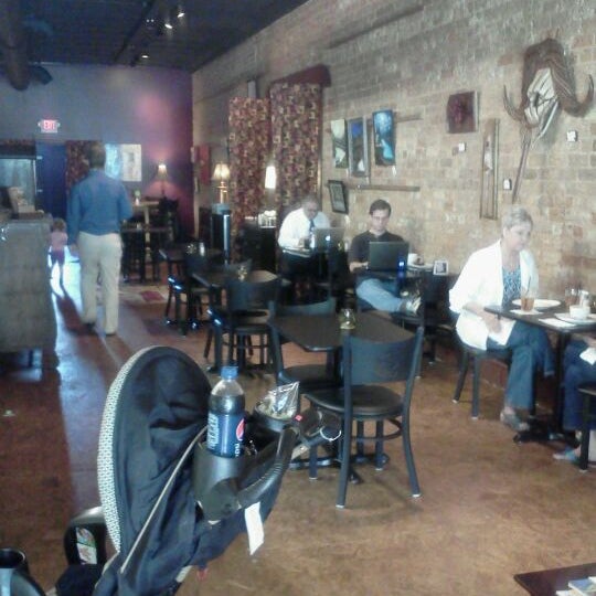 4/19/2012にPatricia S.がStomping Grounds Coffee &amp; Wine Barで撮った写真