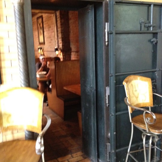 6/18/2012 tarihinde Mister Sealziyaretçi tarafından Kelly&#39;s Gingernut Pub'de çekilen fotoğraf