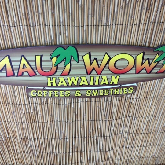 Photo taken at Maui Wowi Hawaiian Coffees &amp; Smoothies by Douglas T. on 5/13/2012