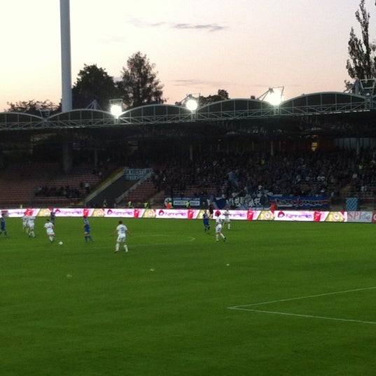 Foto tirada no(a) Gugl - Stadion der Stadt Linz por David K. em 5/18/2012