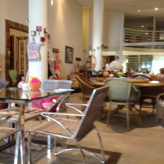 Photo taken at Caixeiro Vicente Restaurante e Café by Valeria S. on 5/19/2012