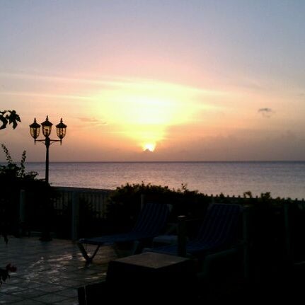 Photo prise au Radisson Grenada Beach Resort par Lisle B. le5/19/2012
