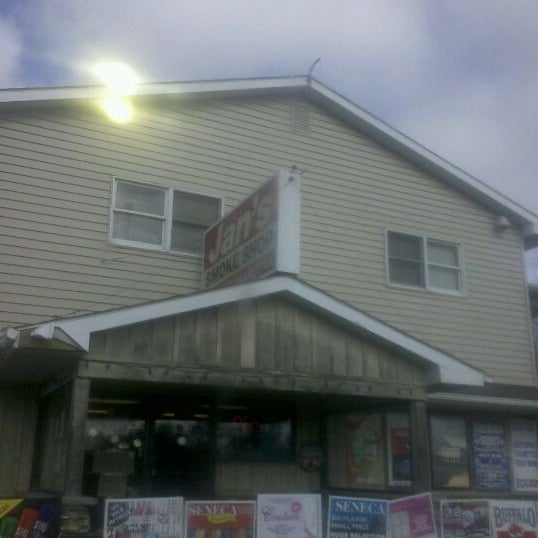 Jan's Smoke & Craft Shop II 383 Bloomingdale Rd