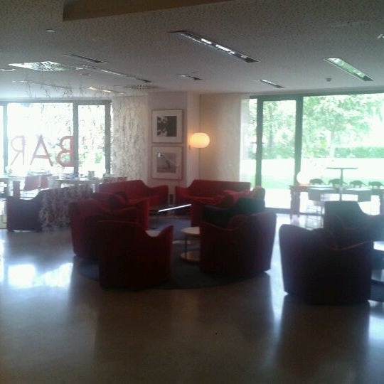 4/14/2012 tarihinde Gimeno S.ziyaretçi tarafından Sant Cugat Hotel &amp; Restaurant'de çekilen fotoğraf