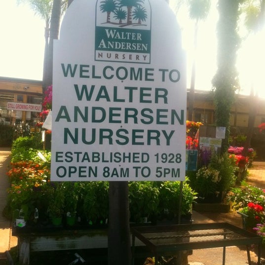 Foto tirada no(a) Walter Andersen Nursery por JOE 0. em 5/20/2012