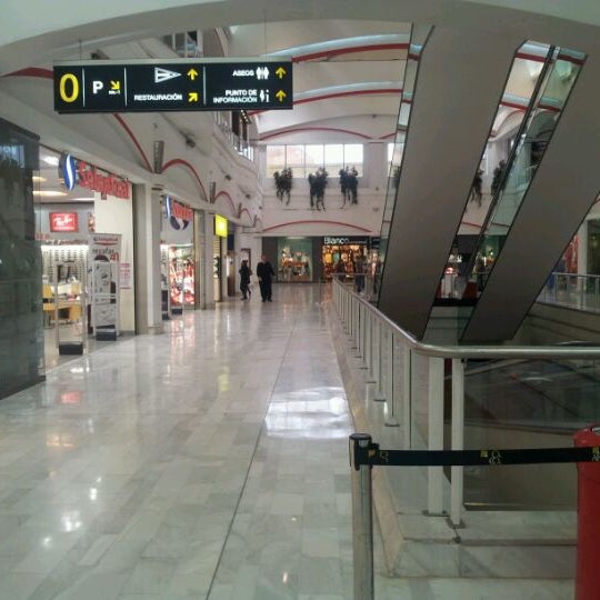 2/17/2012 tarihinde Enrique d.ziyaretçi tarafından C.C. Los Arcos'de çekilen fotoğraf