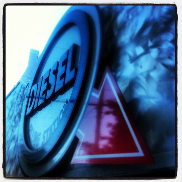 Photo prise au Diesel Filling Station par chad s. le6/16/2012