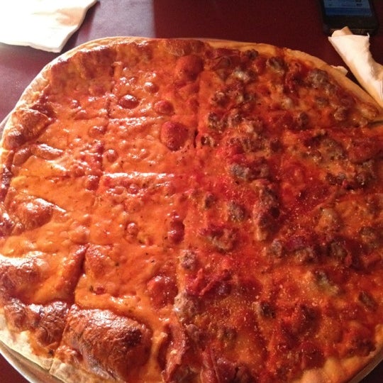Serra's Pizzeria 12218 McKelvey Rd