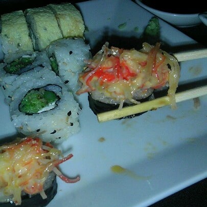 Снимок сделан в Shari Sushi Lounge пользователем E B. 8/4/2012