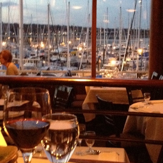 Снимок сделан в The Marina Restaurant пользователем Breanne S. 3/7/2012