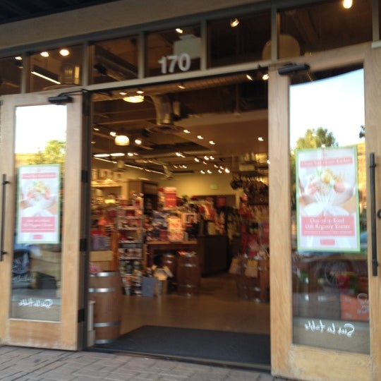 Sur La Table Kitchen Supply Store in Roseville