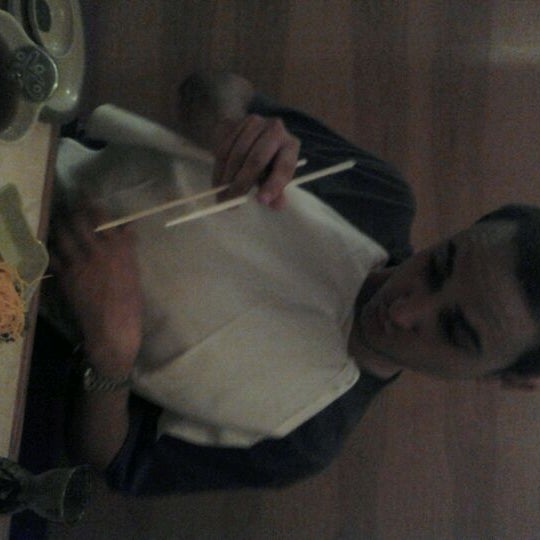 Foto diambil di Sakura Sushi Japanese Restaurant oleh &gt;!}={!&lt; Abby &lt;•($)•&gt; pada 4/23/2012