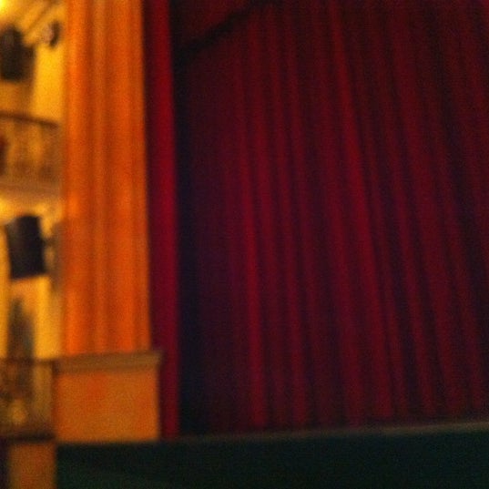 Снимок сделан в Teatro Leal пользователем Lola D. 4/15/2012