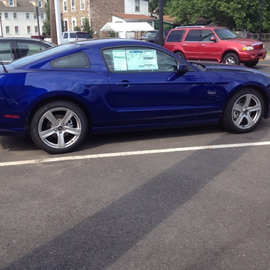 Fred Beans Ford of Newtown Car Dealership in Newtown