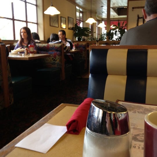 4/12/2012 tarihinde Pierson B.ziyaretçi tarafından Brookfields Restaurant'de çekilen fotoğraf