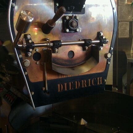 Photo taken at Cedarburg Roastery Coffee by Terrence on 5/12/2012