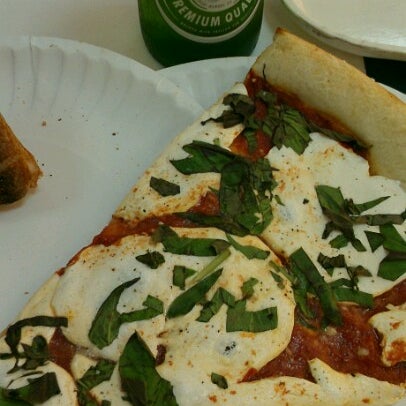 Снимок сделан в Cassiano&#39;s Pizza пользователем Vinnie M. 6/9/2012
