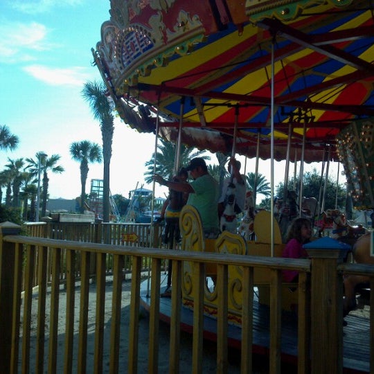 รูปภาพถ่ายที่ Miracle Strip Amusement Park โดย Jacki H. เมื่อ 8/15/2012