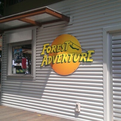 รูปภาพถ่ายที่ Forest Adventure (Bedok Reservoir Park) โดย Yangjun L. เมื่อ 8/15/2012