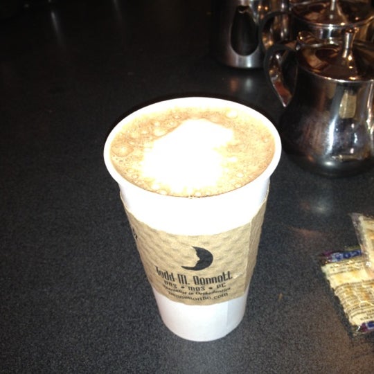3/27/2012 tarihinde Michael W.ziyaretçi tarafından Carpe Diem Coffee &amp; Tea Co.'de çekilen fotoğraf