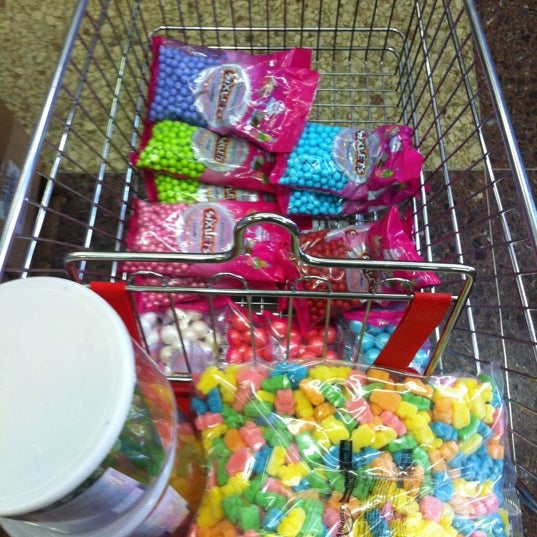 6/9/2012にKevin C.がJack&#39;s Wholesale Candy &amp; Toyで撮った写真