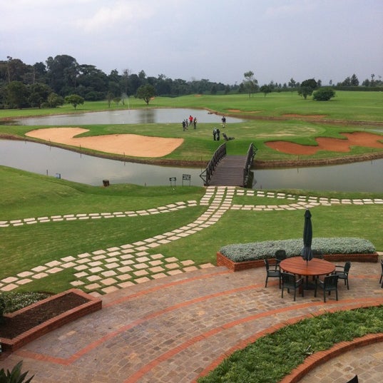 Foto tomada en Windsor Golf Hotel &amp; Country Club Nairobi  por Xtra G. el 7/22/2012