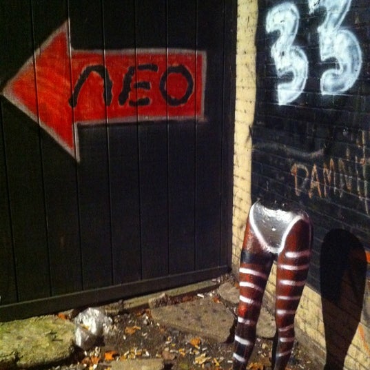 รูปภาพถ่ายที่ Neo Nightclub โดย Chris C. เมื่อ 9/7/2012
