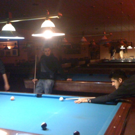 Эда в клубе. Harrys club. Бритвенный станок с цифрой 3 на ручке. Бритвенный станок схема. Harrys club.