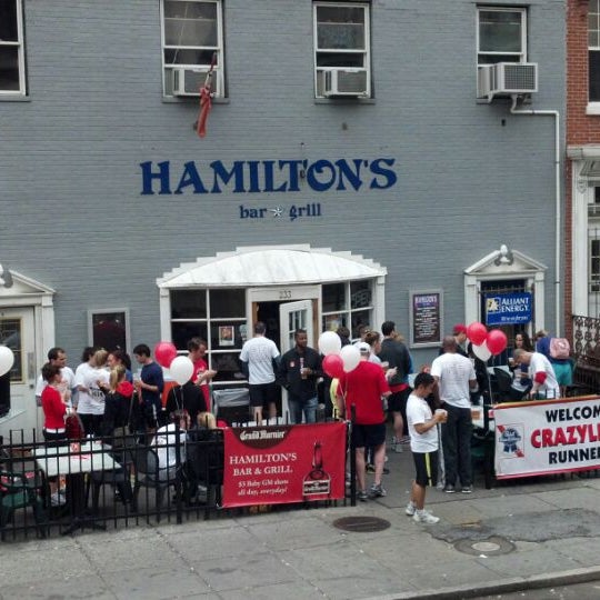 Снимок сделан в Hamilton&#39;s Bar &amp; Grill пользователем Meghan R. 4/28/2012