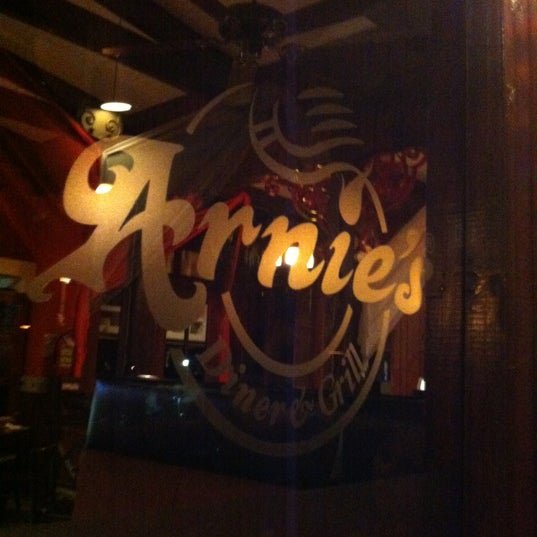 Das Foto wurde bei Restaurante Arnie&#39;s von Syrome am 4/21/2012 aufgenommen
