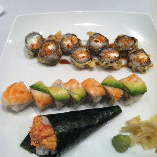 6/22/2012 tarihinde Christine P.ziyaretçi tarafından Kabuki Korean Restaurant and Sushi Bar'de çekilen fotoğraf