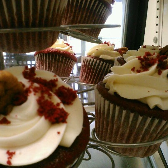 4/20/2012にCosmic Cookie B.がKai&#39;s Kookies &amp; More Bakeryで撮った写真