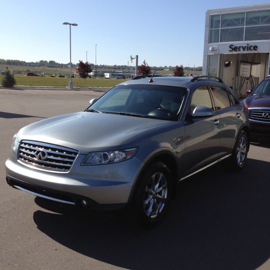 Hyatt Infiniti Car Dealership in Calgary
