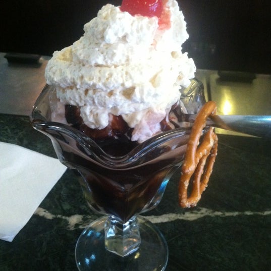 Photo taken at Klavon&#39;s Ice Cream Parlor by Holly T. on 6/1/2012