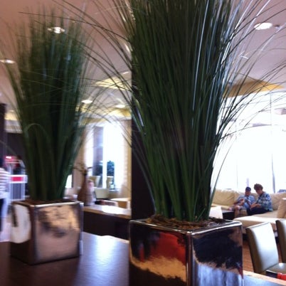 Photo taken at Courtyard by Marriott San Diego Mission Valley/Hotel Circle by Dmitry D. on 8/5/2012