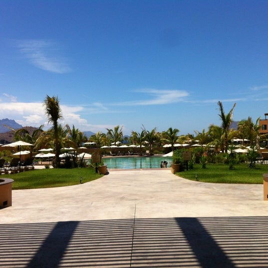 Foto diambil di Villa Del Palmar Beach Resort &amp; Spa oleh Ryan L. pada 7/21/2012