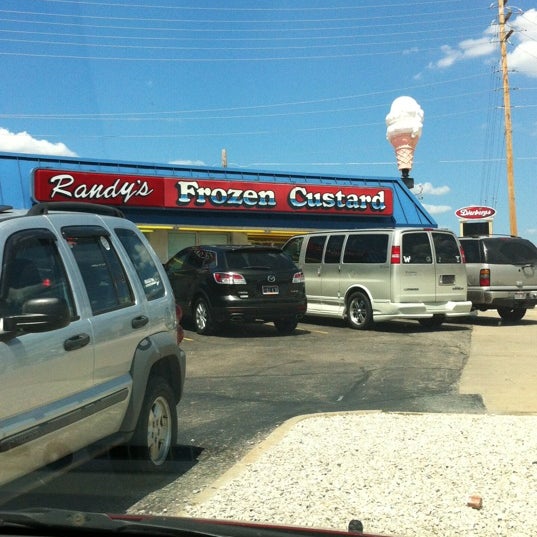 7/25/2012 tarihinde Staceyziyaretçi tarafından Randy&#39;s Frozen Custard'de çekilen fotoğraf