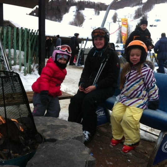 Photo taken at Centre de Ski Stoneham by Marie-Eve D. on 2/25/2012
