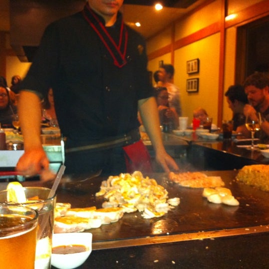 Das Foto wurde bei Nakato Japanese Restaurant von Chris M. am 4/22/2012 aufgenommen