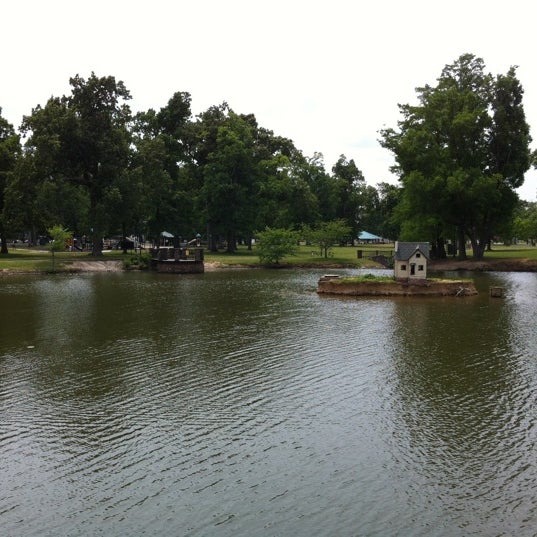 Noble Park 2801 Park Ave