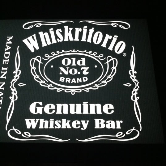 Foto tomada en Whiskritorio Pub  por Pelo $. el 7/20/2012